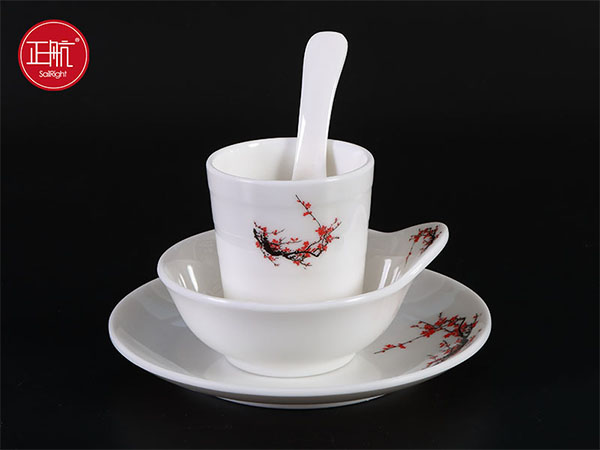 国产精品麻豆三级一区视频餐具